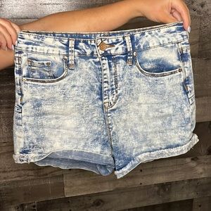 jean shorts no holes